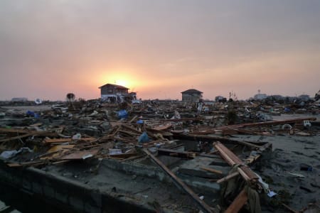 東日本大震災写真展：震災直後
